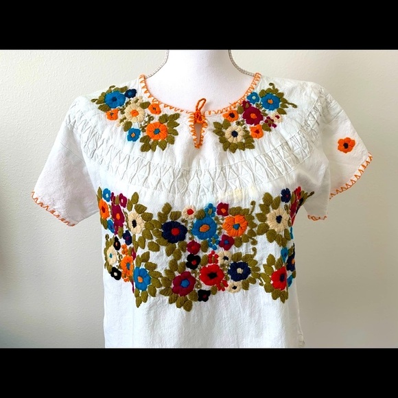 Floral Embroidered White Top - Picture 2 of 8